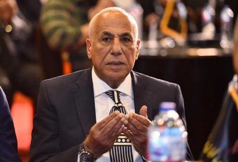 حسين لبيب يجتمع بلاعبي الزمالك قبل مواجهة نهضة بركان