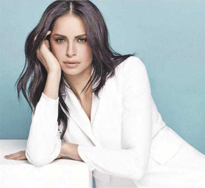 آمال ماهر تلتقي جمهورها في الكويت 12 يونيو المقبل