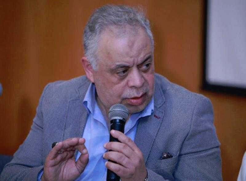 أشرف زكي: لم نصور مسرحية احترافية منذ 2011.. مسارح إسكندرية مفيهاش لمبة منورة والقاهرة كحل