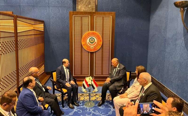 سامح شكري يلتقي نظيره اليمني