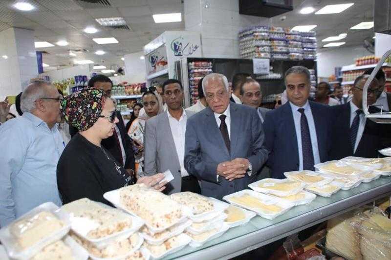 محافظ الجيزة: هناك تحسنا ملحوظا في أسعار العديد من السلع الأساسية