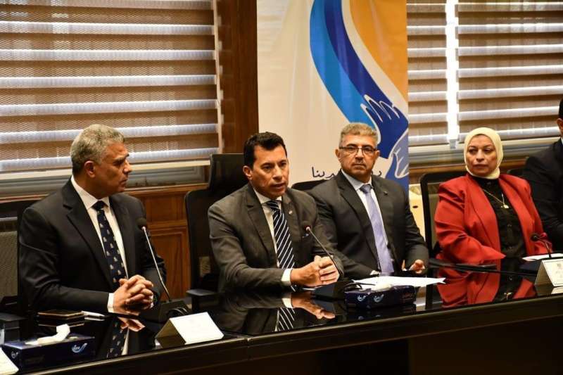 وزير الشباب والرياضة 