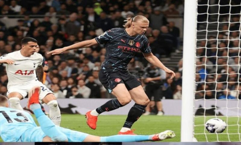 مانشستر سيتي يقهر توتنهام بثنائية هالاند ويسترد صدارة الدوري الإنجليزي