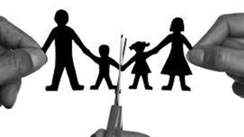 يسبب أزمات نفسية كبيرة واضطرابات سلوكية.. مدرس الصحة النفسية توجه رسائل هامة للأياء