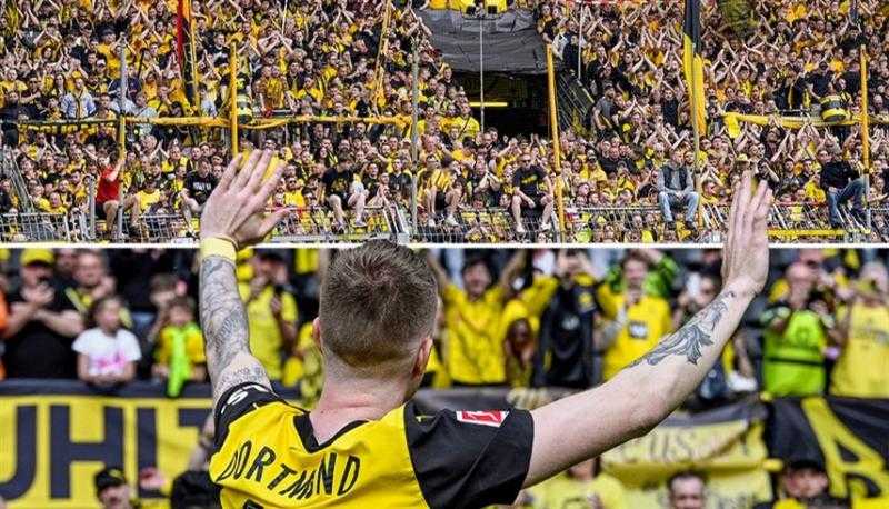 جماهير دورتموند الألماني تودع ريوس بعد 12 عاما