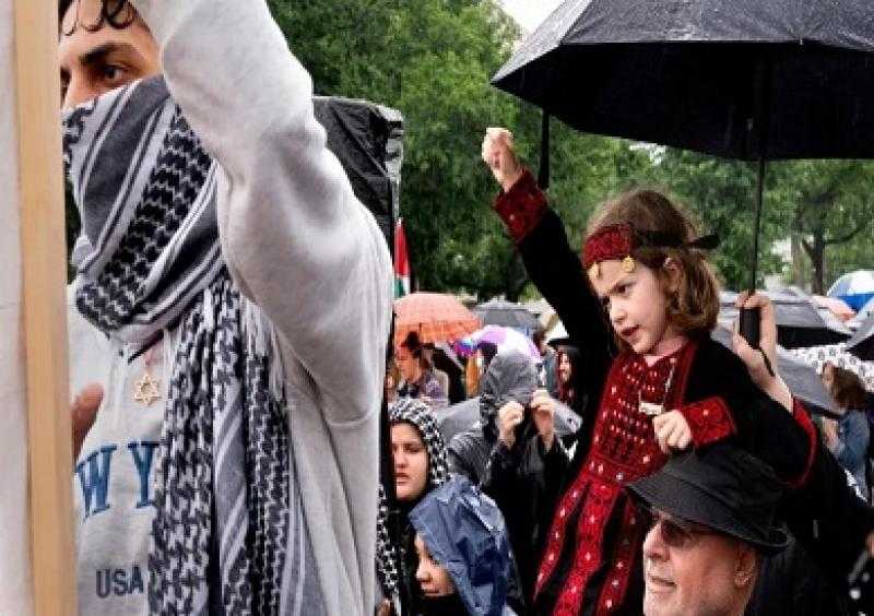مئات المتظاهرين المناصرين للفلسطينيين يتجمعون في واشنطن
