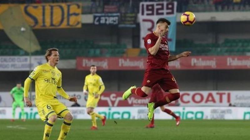 روما يستعيد الانتصارات بفوز صعب على جنوه بالدوري الإيطالي
