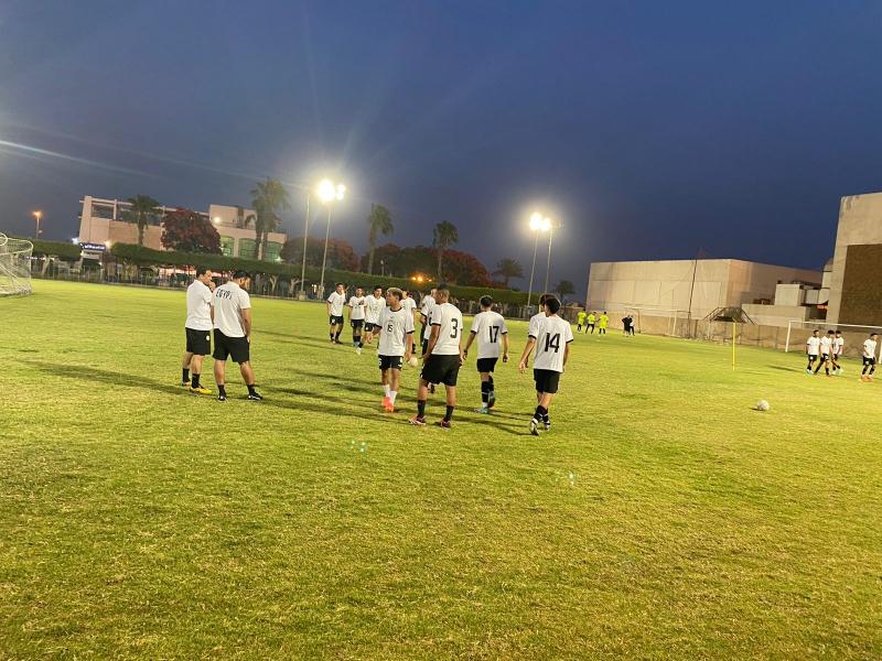 منتخب الشباب يواصل تدريباته بالملعب الفرعى لاستاد المقاولون العرب