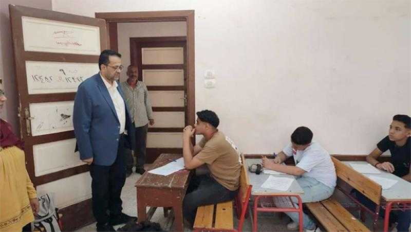 وكيل ”تعليم الغربية” يتابع لجان امتحانات الإعدادية في غرب طنطا