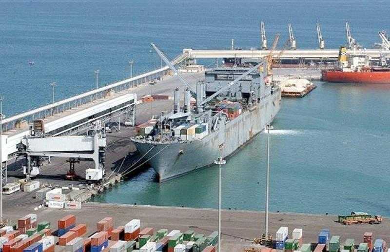 تداول 41 ألف طن بضائع بموانئ السويس والبحر الأحمر