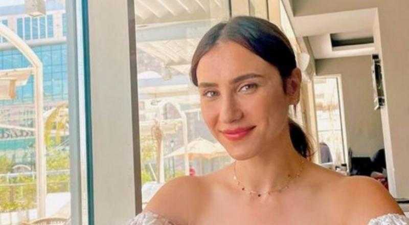 الفنانة هلا السعيد تتهم سائق ”أوبر” بالتحرش: فك البنطلون وقالي العربية سخنة”.. فيديو