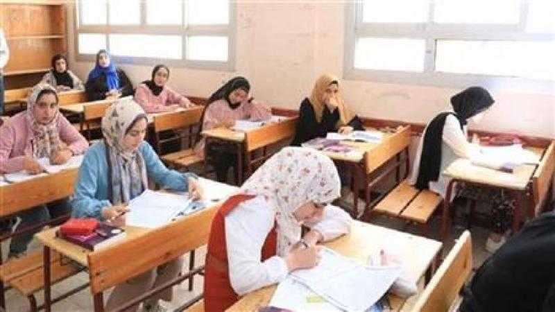 «التعليم» تمنع دخول طلاب الثانوية العامة إلى اللجان بأوراق بيضاء