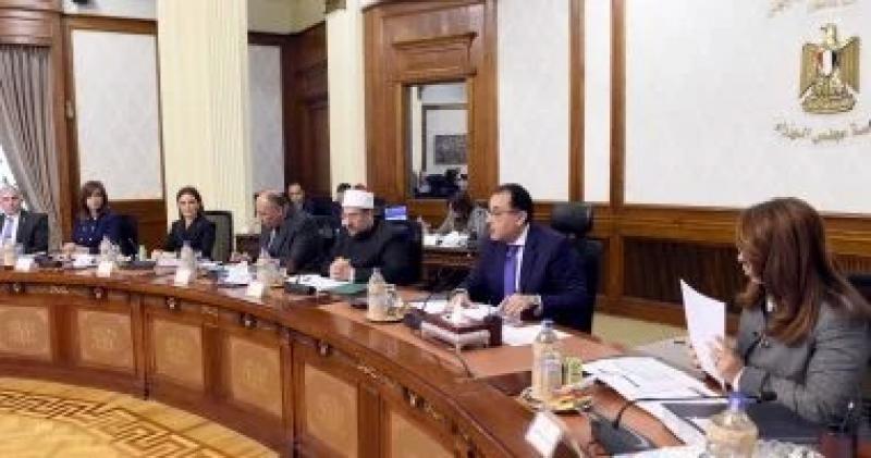 مدبولى يتابع موقف تنفيذ المرحلة الثانية من منظومة التأمين الصحى الشامل