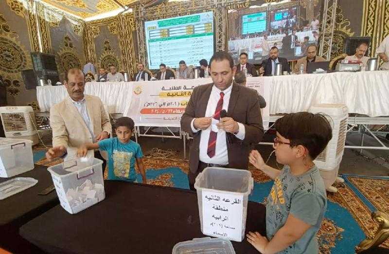 جهاز مدينة الشروق يُجري القرعة الثانية للأراضي التي تم توفيق أوضاعها بمنطقة الرابية| صور