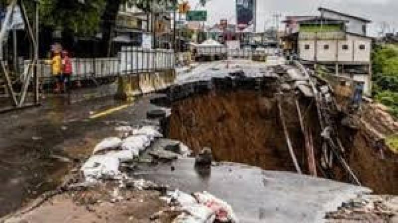 300 قتيل واختفاء 1182 منزلا فى انهيار أرضى هائل فى بابوا غينيا الجديدة