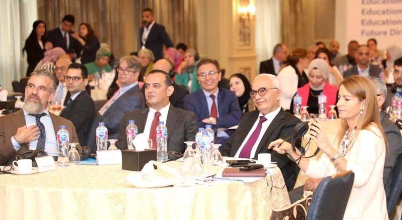 وزير التربية والتعليم خلال المؤتمر 