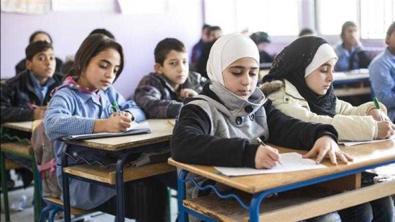 التربية والتعليم: تدريس 4 لغات أجنبية في المرحلة الإعدادية