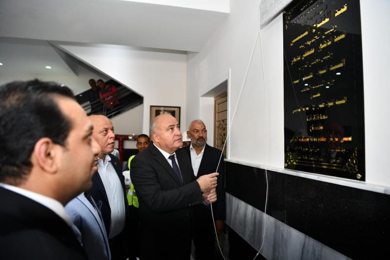 الداودي يفتتح مركز معلومات شبكات مرافق قنا
