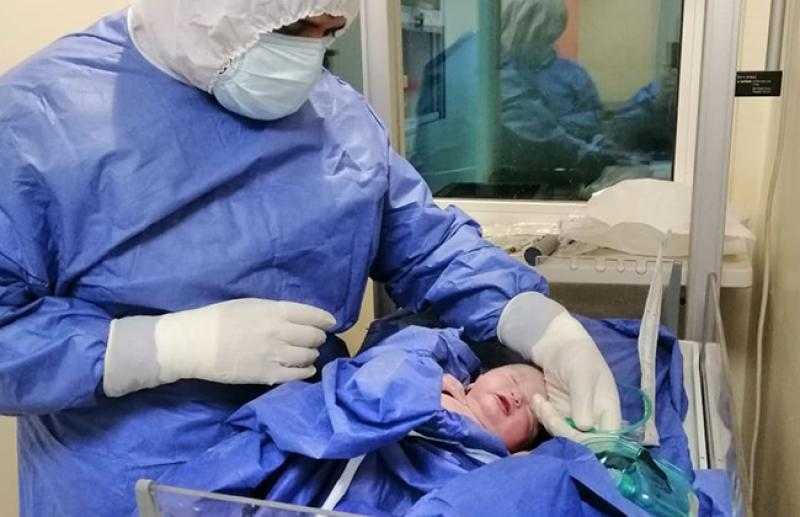 هل يجوز تعجيل الولادة من أجل السفر؟ أمينة الفتوى تجيب