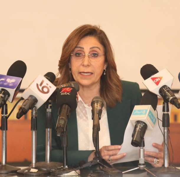 وزيرة الثقافة 
