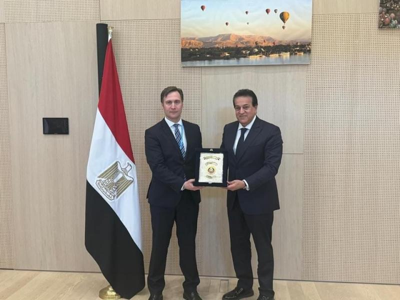 سكرتير الدولة الروسي لوزير الصحة: نتطلع إلى الاستفادة بتجربة مصر الناجحة في القضاء على فيروس سي