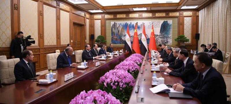 الرئيس السيسي ورئيس مجلس الدولة الصيني يتناولان سبل دفع المشروعات المشتركة الجاري تنفيذها بين البلدين