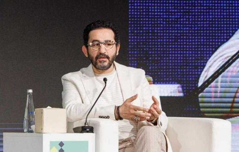 أحمد حلمي: اتبع التربية الحديثة مع أولادي ولا أجبرهم على شيء