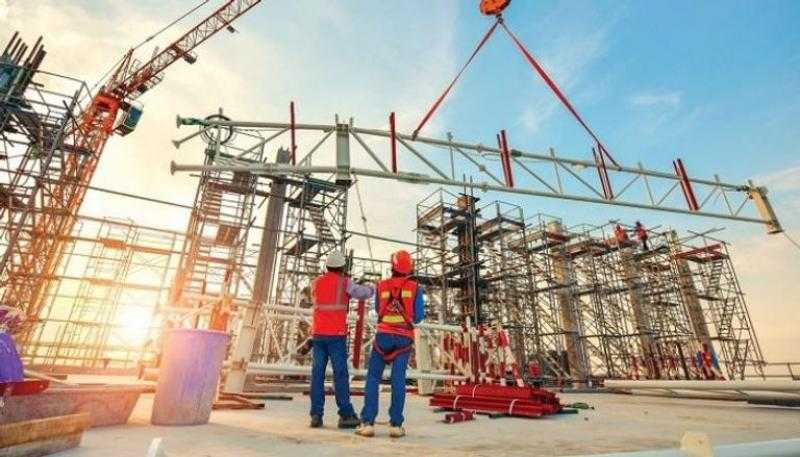 الإمارات تطبق حظر العمل وقت الظهيرة من 15 يونيو.. الغرامة تصل لـ50 ألف درهم
