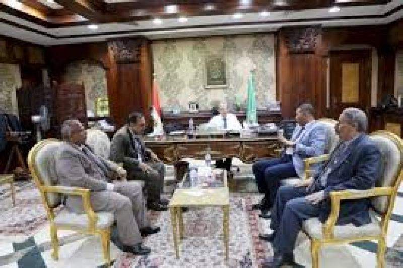 محافظ المنيا يوجه بتذليل العقبات أمام المواطنين لإنهاء إجراءات التصالح في مخالفات البناء
