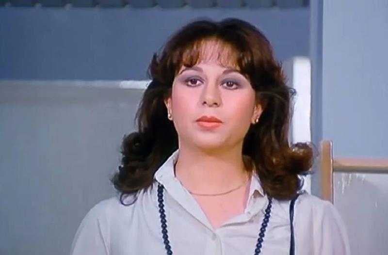 إصابة الفنانة سمية الألفى بحالة اختناق فى حريق شقتها بالجيزة