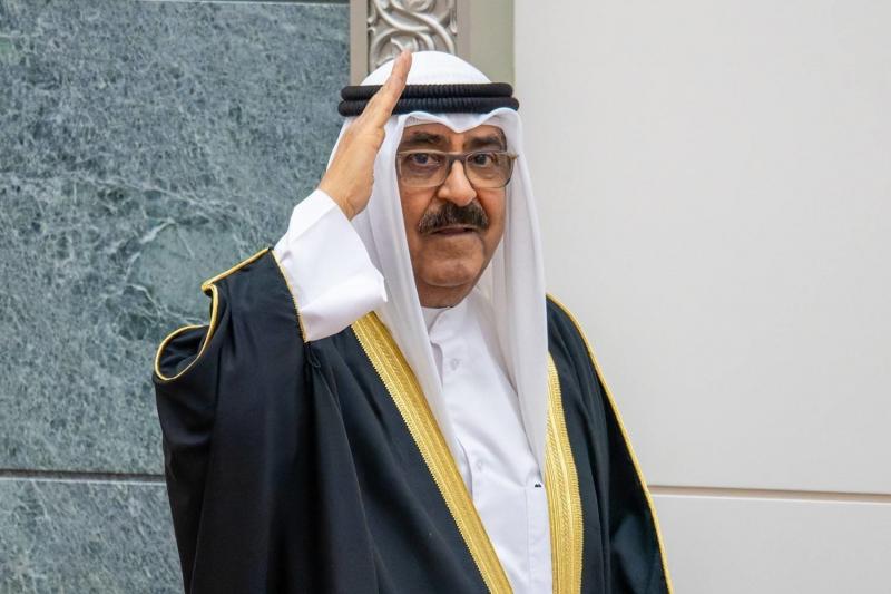 أمير الكويت يستقبل ولي العهد لأداء اليمن الدستورية