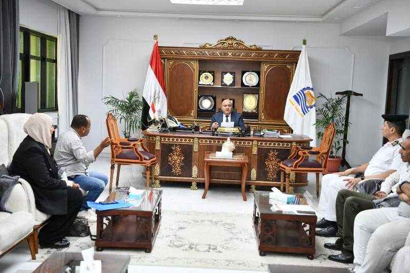 محافظ قنا يتابع الموقف المروري بمركز نجع حمادي