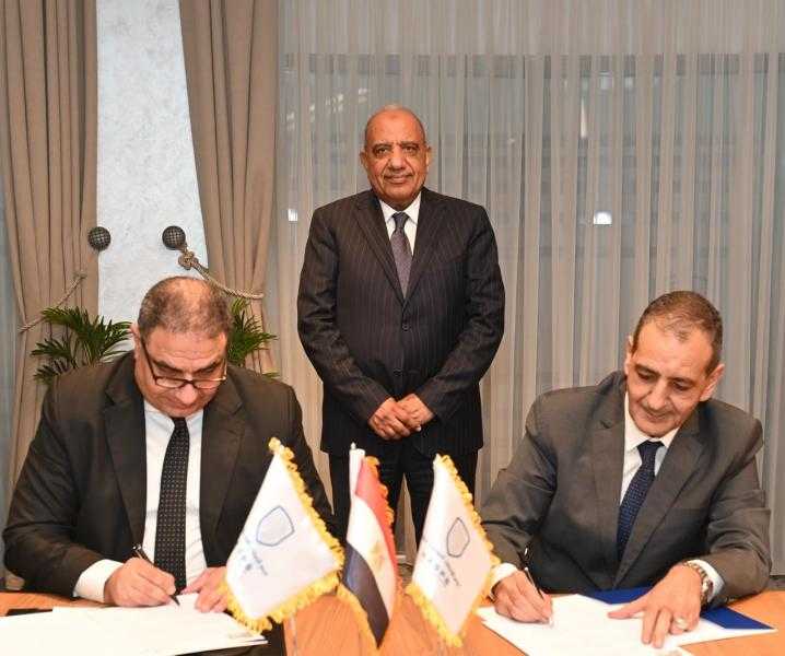 وزير قطاع الأعمال يشهد توقيع بروتوكول تعاون بين الوزارة ومجمع الإصدارات المؤمنة والذكية