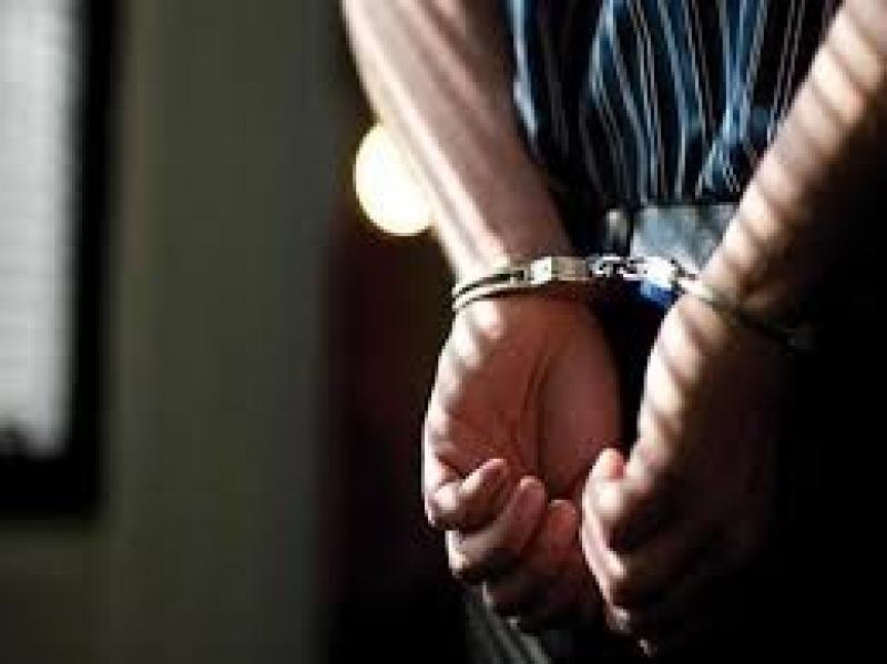 التحقيق مع متهم بالاستيلاء على أموال مواطنين بزعم توظيفها فى تجارة الفاكهة