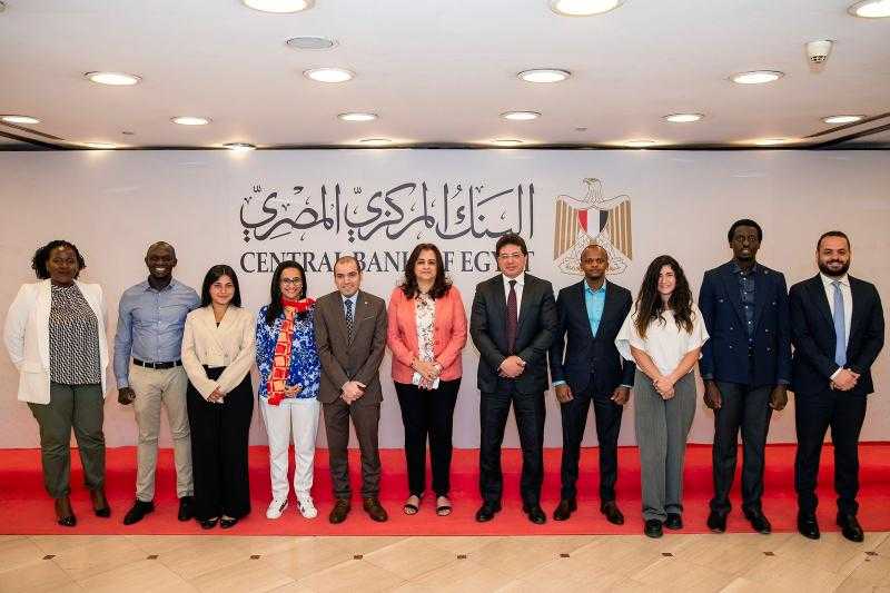وفد كيني يزور «المركزي المصري» للتعرف على تجربة المدفوعات اللحظية وتطبيق إنستا باي