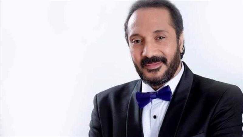 ”مش روميو وجوليت” تُعيد علي الحجار للمسرح بعد غياب 17 عامًا