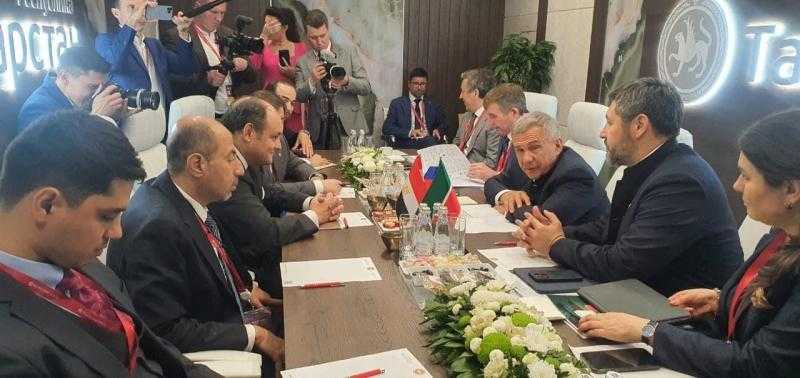 وزير التجارة والصناعة يبحث مع رئيس جمهورية تتارستان نتائج زيارة وفد الأعمال التتاري لمصر