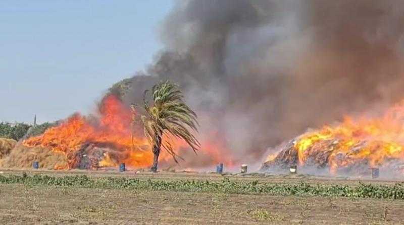 السيطرة على حريق هائل في شونة كتان بالغربية