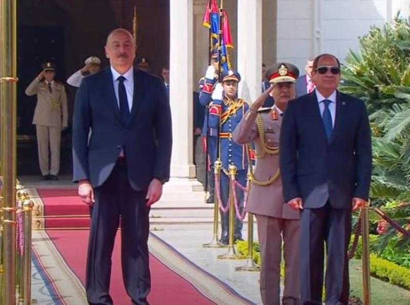 بدء مباحثات الرئيس السيسي ونظيره الأذري بقصر الاتحادية