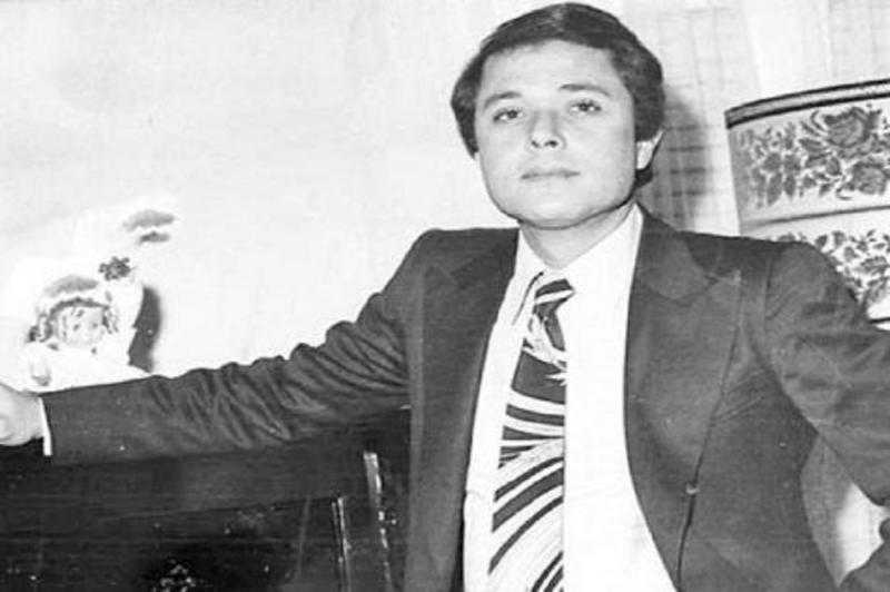 كريم محمود عبد العزيز يعبر عن سعادته بإطلاق اسم والده الراحل على أحد المحاور