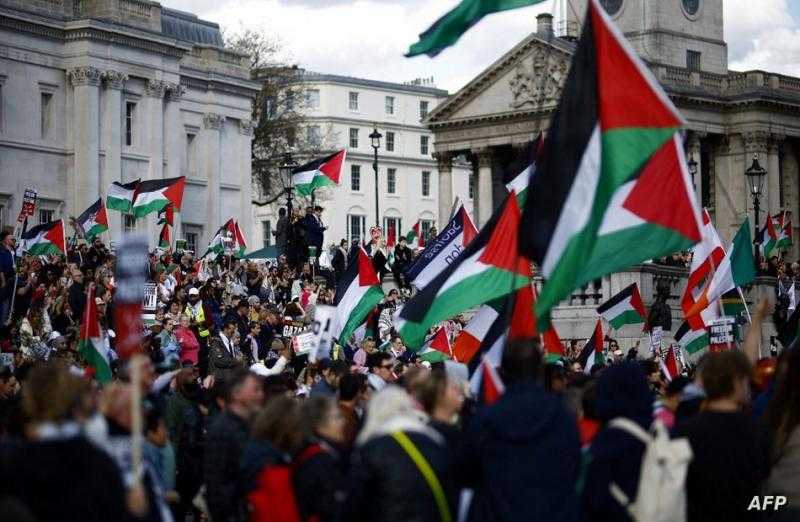 الآلاف يطالبون بوقف فوري لإطلاق النار في غزة خلال مسيرة في لندن