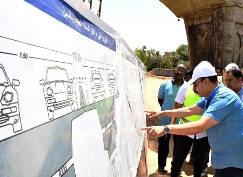 محافظ أسوان: المحافظة تشهد نجاحات متتالية بقطاع الطرق بما يسهم في دعم المشروعات التنموية