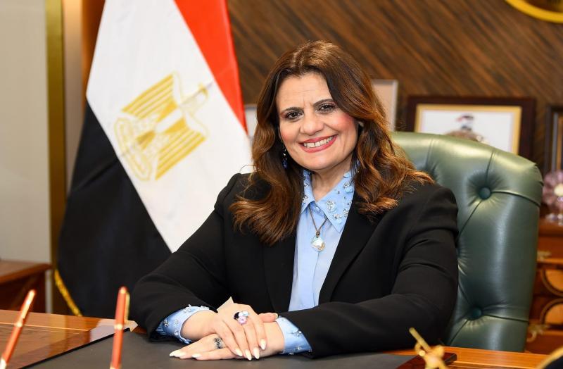 وزيرة الهجرة تطالب المسجلين بمبادرة ”سيارات المصريين بالخارج” بدول النزاعات أو دول يصعب إجراء التحويلات منها بتسجيل بياناتهم