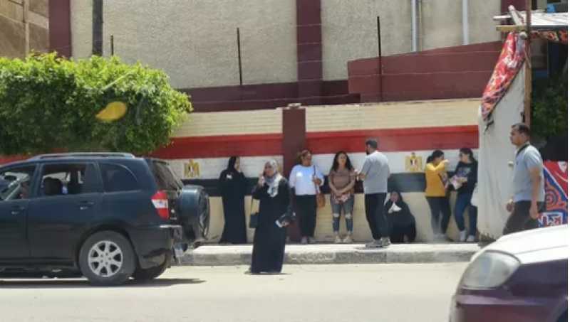 محمد الحديدي: مشهد أولياء الأمور أمام اللجان يعطي انطباع سلبي عند الطفل