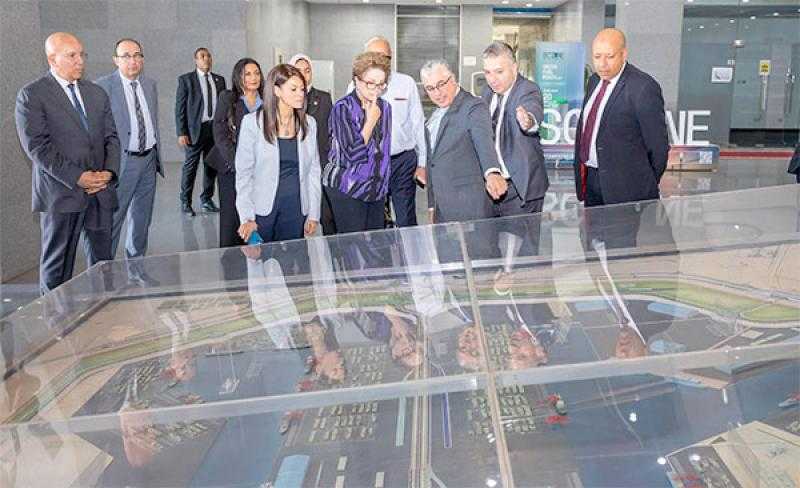 بنية تحتية بمواصفات عالمية وموقع إستراتيجي وشراكات قائمة.. رئيس اقتصادية قناة السويس يبحث التعاون مع بنك التنمية الجديد