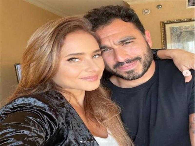 هشام عاشور: «نيللي كريم هتفضل حبيبتي رغم الانفصال»
