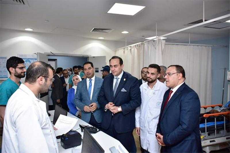 رئيس هيئة الرعاية الصحية في جولة تفقدية لمجمع السويس الطبي
