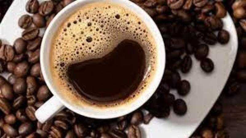 توقف عن شرب القهوة فورًا عند ظهور هذه العلامات الغريبة على لسانك!