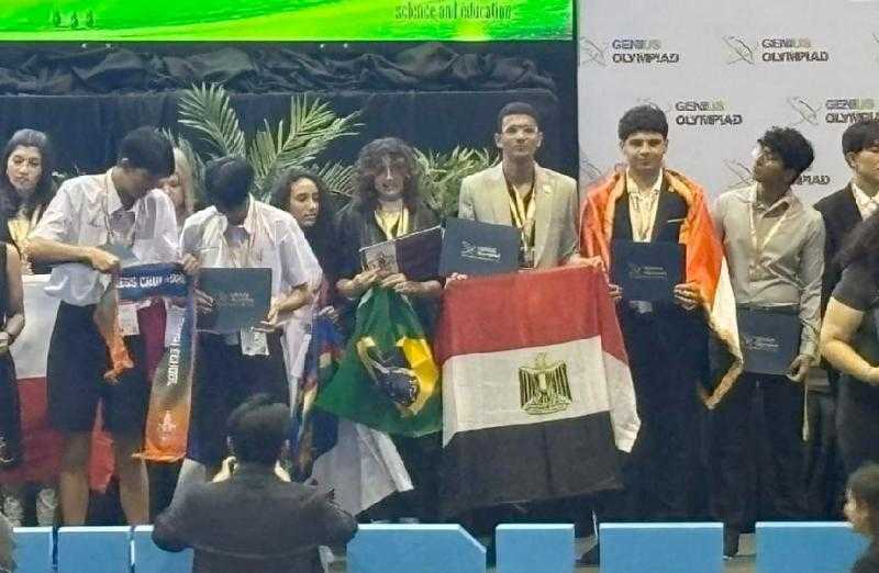 طلاب مدرسة ستيم بالغردقة يحصدون الميداليتين الفضية والبرونزية في مسابقة «أوليمبياد العباقرة» |صور