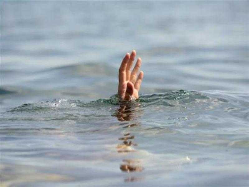 دفن جثة طالب لقي مصرعه في حمام سباحة بالجيزة